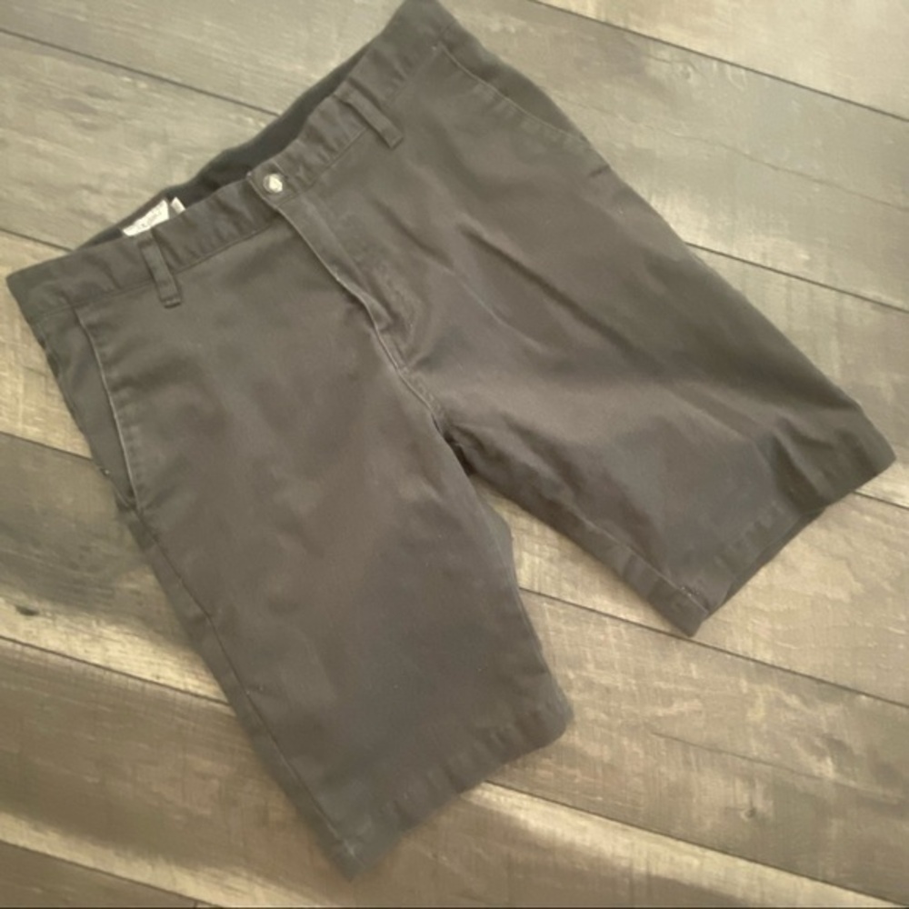 Volcom shorts